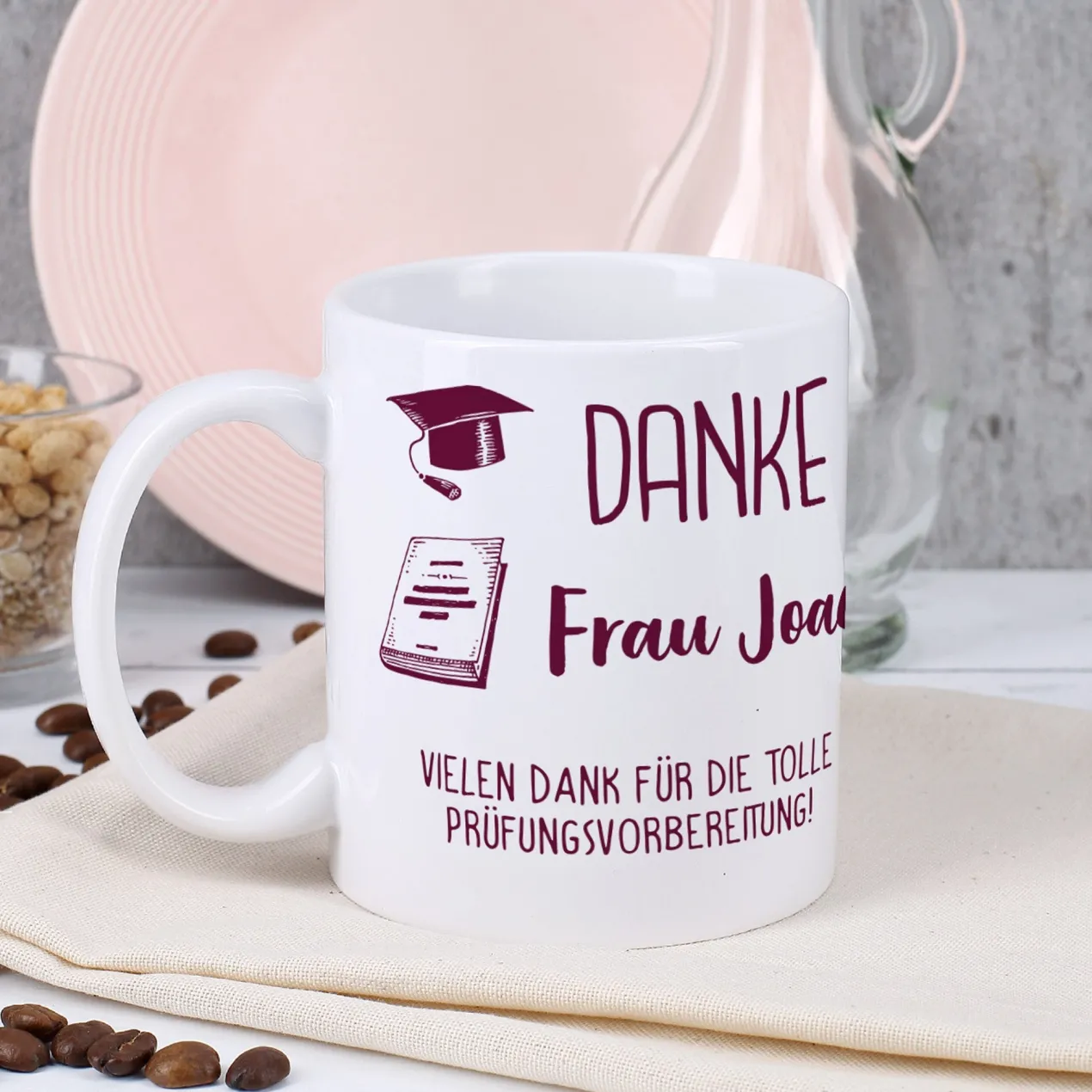 Persönliche Kaffeetasse für die Lehrerin mit Name und Wunschtext