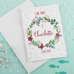 Persönliche Klappkarte zur Taufe mit hübschem Blumenkranz