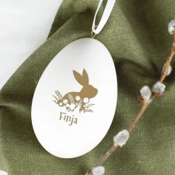 Persönlicher Osterschmuck - Schwanenei mit Osterhase und Name graviert