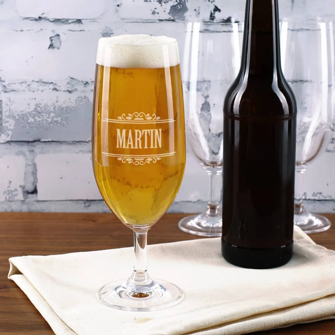 Persönliches Bierglas mit Ihrem Namen eingraviert