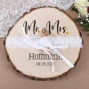 Persönliches Ringkissen aus Holz - Mr & Mrs - mit Name und Datum