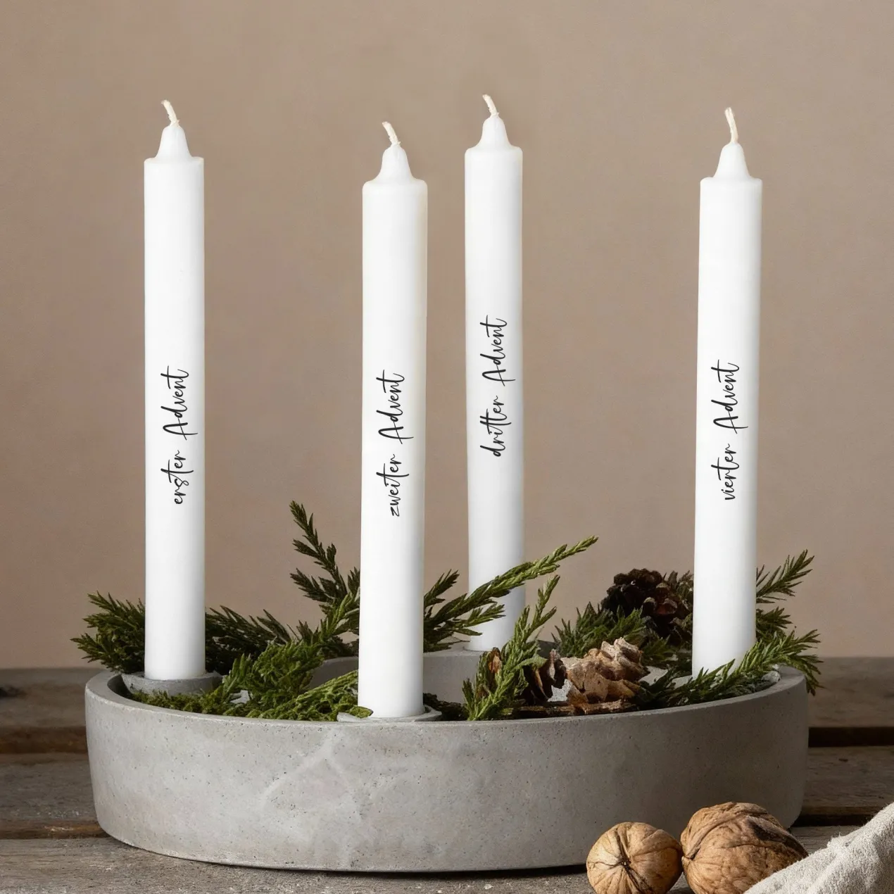 Personalisierbare Adventskerzen im 4er-Set mit Wunschtext - Elegante Stabkerzen für Weihnachten