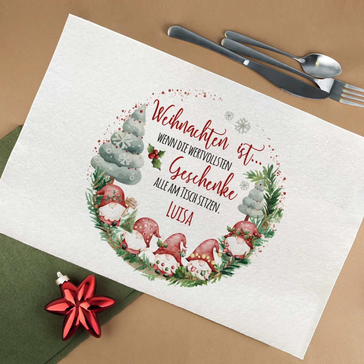 Personalisierbares Platzdeckchen mit Wichtelmotiv zu Weihnachten in Jute oder Filz | Tischdeko