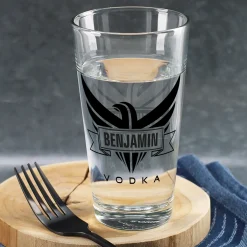Personalisierbares Vodka-Glas mit Adler-Motiv & Name | Geschenk für Cocktail-Liebhaber