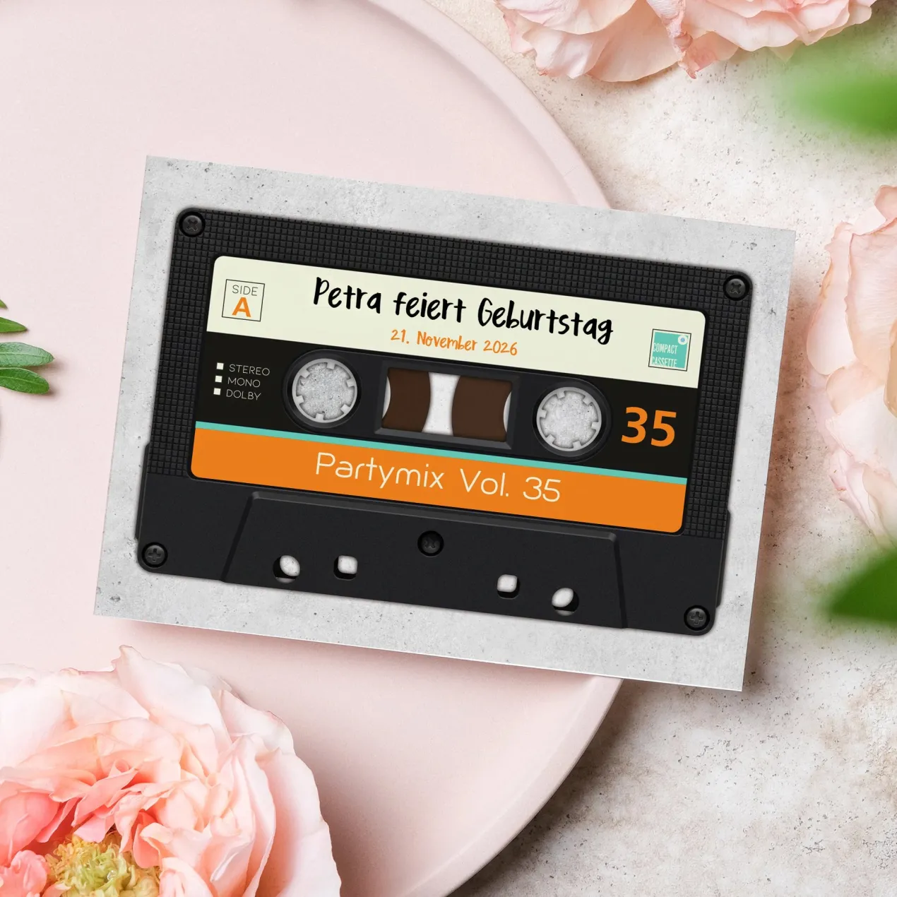 Personalisierte Einladungskarte zum Geburtstag mit Retro Kassette | Partyeinladung mit Wunschtext