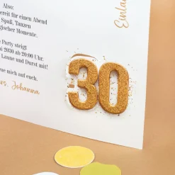 Personalisierte Einladungskarte zum 30. Geburtstag mit Foto & goldener Zahl | Klappkarte mit Umschlag