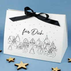 Personalisierte Geschenktasche mit verschneitem Winterdorf | Edle Verpackung für Weihnachtsgeschenke
