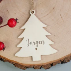 Personalisierte Holzanhänger mit Name & Herzmotiv – 4 Formen | Weihnachtsanhänger & Weihnachtsdeko