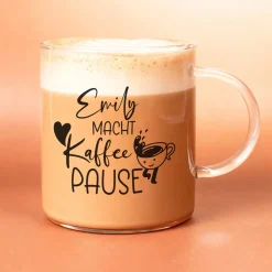 Personalisierte Kaffeetasse XL aus Leonardo-Glas mit Name & Spruch 'macht Kaffeepause' für Kolleginnen
