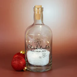 Personalisierte LED Deko-Karaffe 'Glückslicht' mit Text & Schnee | Geschenk zu Weihnachten & Neujahr