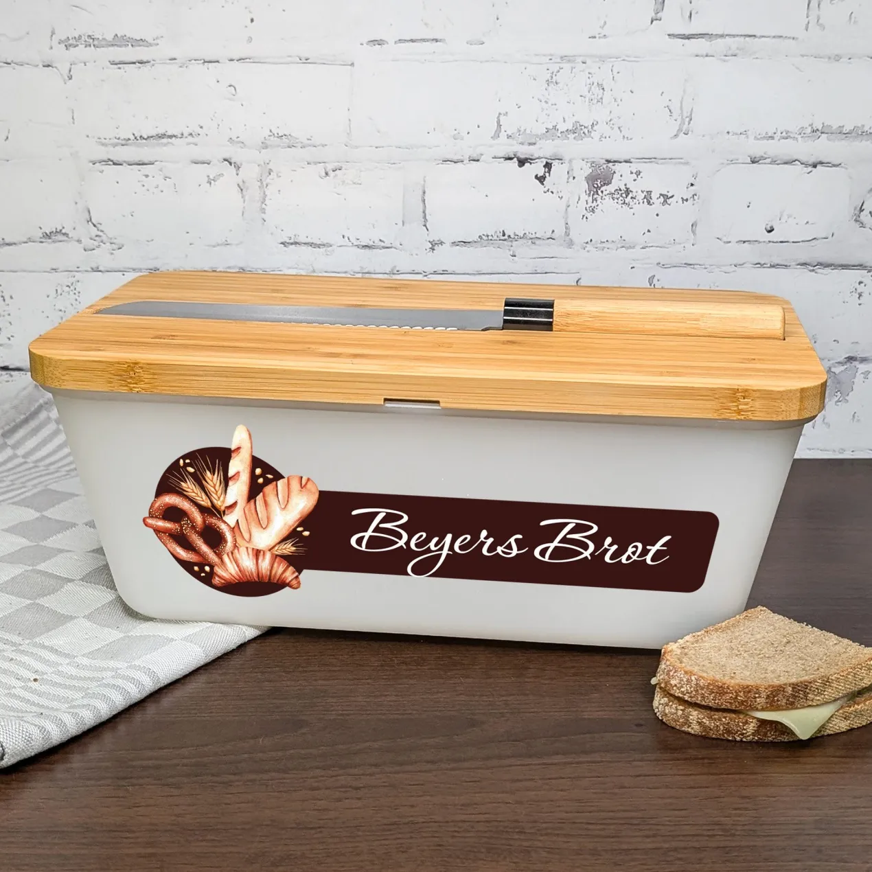 Personalisierter Brotkasten mit Messer, Bambus Schneidebrett & Wunschtext mit Bäcker-Motiv