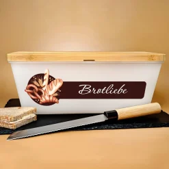 Personalisierter Brotkasten mit Messer, Bambus Schneidebrett & Wunschtext mit Bäcker-Motiv