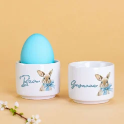 Personalisierter Eierbecher zu Ostern mit Name | Keramik Eierbecher mit Hasenmotiv als Ostergeschenk