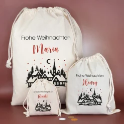 Personalisierter Geschenksack zu Weihnachten mit Wunschtext | Baumwollbeutel mit Winterdorf-Motiv