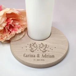Personalisierter Kerzenteller zur Hochzeit graviert mit Namen und Datum | Buchenholz | Taubenmotiv