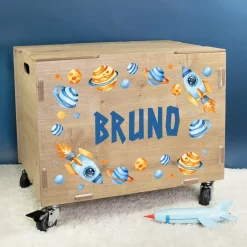 Personalisierte Rollbox aus Holz von clipfritz - Spielzeugkiste mit Weltraum Motiv & Name für Jungen