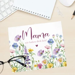 Personalisiertes Brillenputztuch für Mama mit Blumen & Herzmotiv | Geschenk zum Muttertag mit Wunschtext