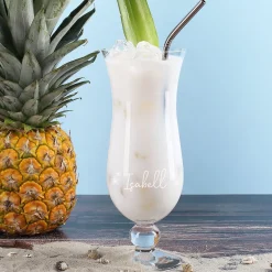 Personalisiertes Cocktail Geschenkset mit Pina Colada, Cocktailglas und Geschenkbox | Prost auf dich!