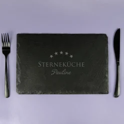 Personalisierte Servierplatte aus Schiefer mit Name | Rechteckig | Sterneküche-Motiv