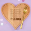 Personalisiertes Frühstücksbrettchen in Herzform aus Holz mit Gravur | Muttertagsgeschenk für Mama