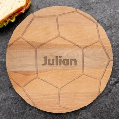 Personalisiertes Frühstücksbrettchen aus Buchenholz im Fußballdesign mit Name | Geschenk für Fußballfans