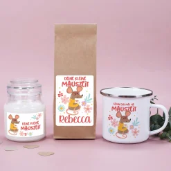 Personalisiertes Geschenkset mit Tasse, Tee und Duftkerze | Kleine Mauszeit