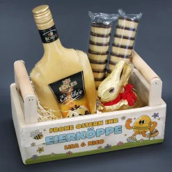 Personalisiertes Geschenkset zu Ostern mit Lindt Goldhase & Eierlikör im Holzkorb 'ihr Eierköppe'