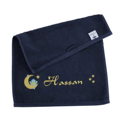 Personalisiertes Handtuch in Nachtblau bestickt mit orientalischem Motiv & Name | Ramadan Geschenk