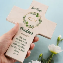 Personalisiertes Holzkreuz mit Ichthys Fisch & Blätterkranz | Geschenk für Taufe, Kommunion, Konfirmation