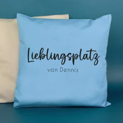 Personalisiertes Kissen 'Lieblingsplatz' mit Wunschtext | Geschenk zum Einzug & Hausbau für Wohnung
