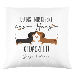 Personalisiertes Kissen mit Dackel-Motiv & Wunschtext zum Valentinstag | Ins Herz gedackelt!