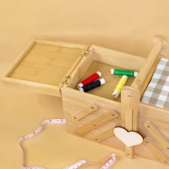 Personalisiertes Nähkästchen aus Bambus Holz mit Name | Nähkasten mit 5 Fächern & Nadelkissen