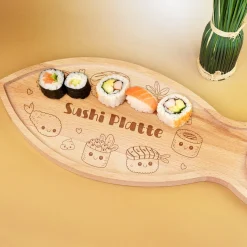 Personalisiertes Servierbrett in Fischform für Sushi & Fischgerichte aus Buchenholz mit Wunschtext