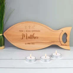 Personalisiertes Servierbrett in Fischform 'Ichthys' aus Holz zur Taufe, Kommunion & Konfirmation