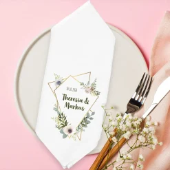 Personalisierte Stoffserviette zur Hochzeit mit Eukalyptus & Blumenrahmen | Tischdeko mit Namen & Datum