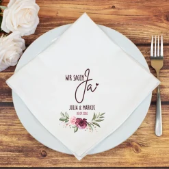 Personalisierte Stoffserviette zur Hochzeit 'Wir sagen Ja' mit Namen & Datum | Rosenmotiv Serviette