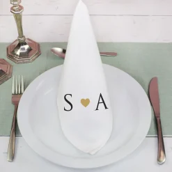 Personalisierte Stoffserviette zur Hochzeit mit Initialen & Herz | Elegante Serviette als Tischdeko