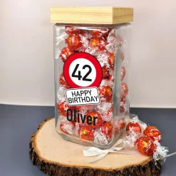 Personalisiertes Vorratsglas zum Geburtstag mit Verkehrszeichenoptik | Keksdose mit Bambusdeckel