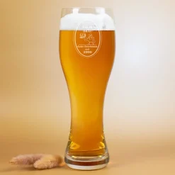 Personalisiertes Weizenbierglas von Leonardo mit Wunschname und Wunschjahr in zwei Größen