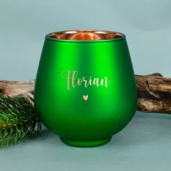 Personalisiertes Windlicht zu Weihnachten graviert mit Name & Herzmotiv in Rot oder Grün