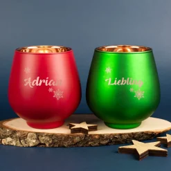 Personalisiertes Windlicht zu Weihnachten graviert mit Name & Schneeflockenmotiv in Rot oder Grün