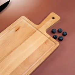 Personalisiertes XXXL Servierbrett aus gedämpftem Buchenholz mit Name und Grill-Motiv graviert