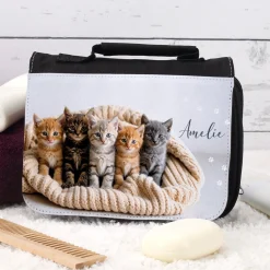 Personalisierte Waschtasche mit niedlichen Katzen und Name – Kulturtasche für Mädchen