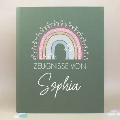 Personalisierte Zeugnismappe aus Leinen mit Name und Regenbogenmotiv | Farbauswahl