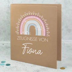Personalisierte Zeugnismappe aus Leinen mit Name und Regenbogenmotiv | Farbauswahl