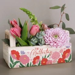 Pflanzkorb aus Holz zum Muttertag mit Blumenmotiv | Geschenkverpackung & Pflanzkiste in 3 Varianten