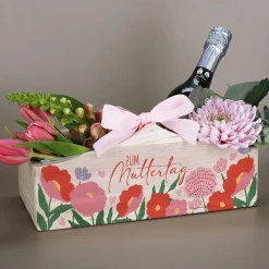 Pflanzkorb aus Holz zum Muttertag mit Blumenmotiv | Geschenkverpackung & Pflanzkiste in 3 Varianten