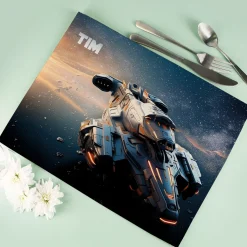 Platzdeckchen aus Stoff mit Raumschiff-Motiv und Name personalisiert für Jungen und Gamer