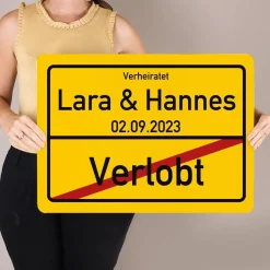 PVC-Schild zur Hochzeit mit Namen und Datum