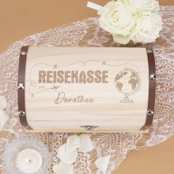 Reisekasse - große Schatztruhe mit Namensgravur